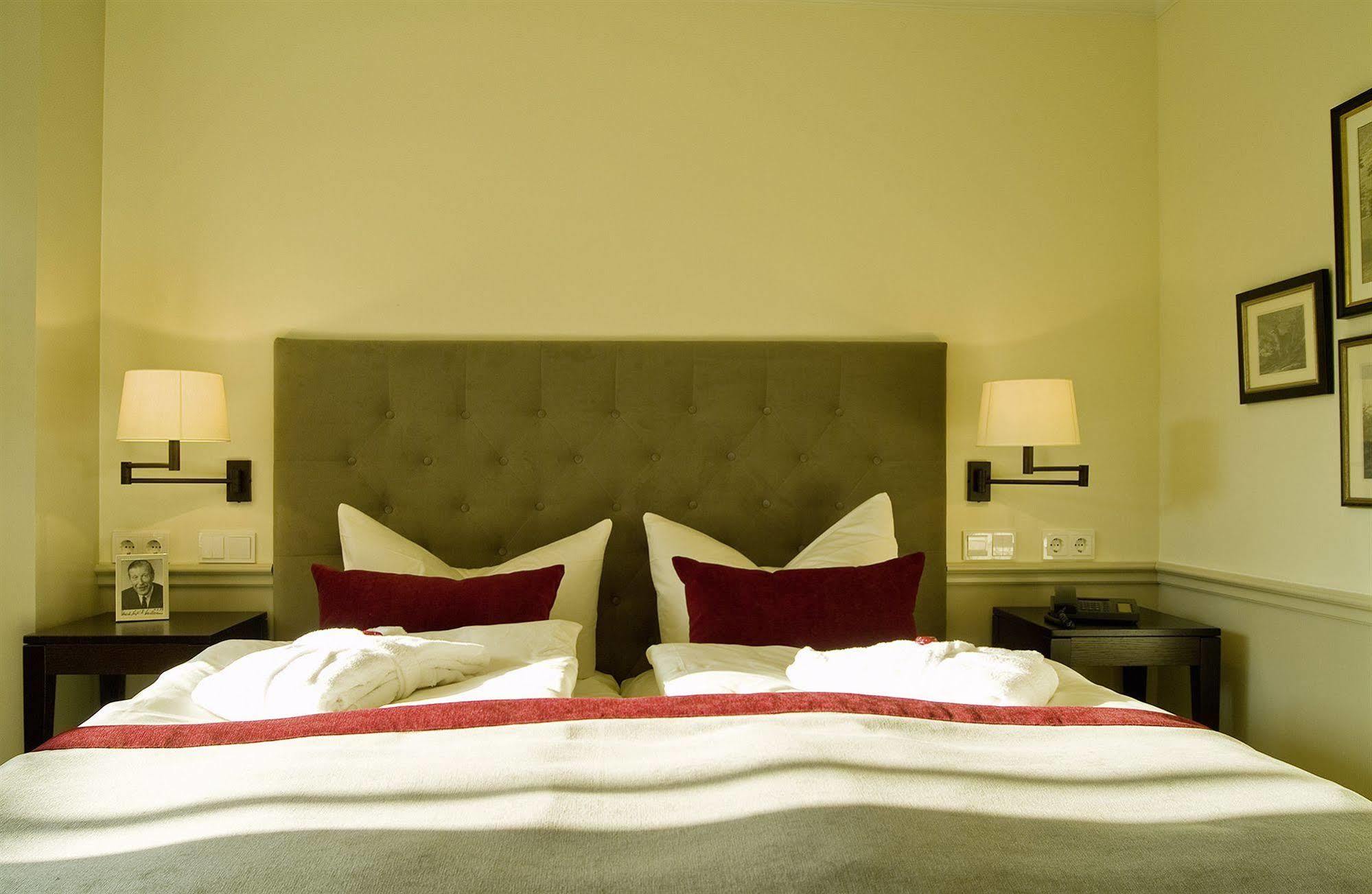 Parkhotel Surenburg Хёрстель Экстерьер фото